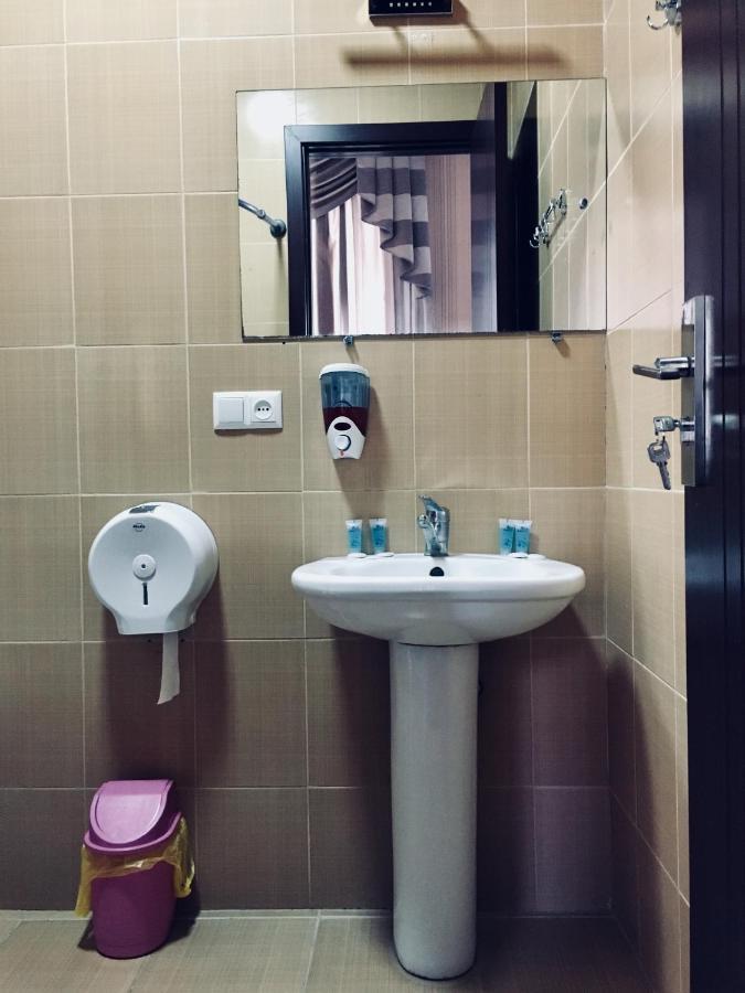 Hotel Nice Tbilisi ภายนอก รูปภาพ