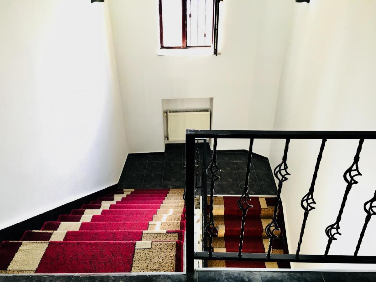 Hotel Nice Tbilisi ภายนอก รูปภาพ